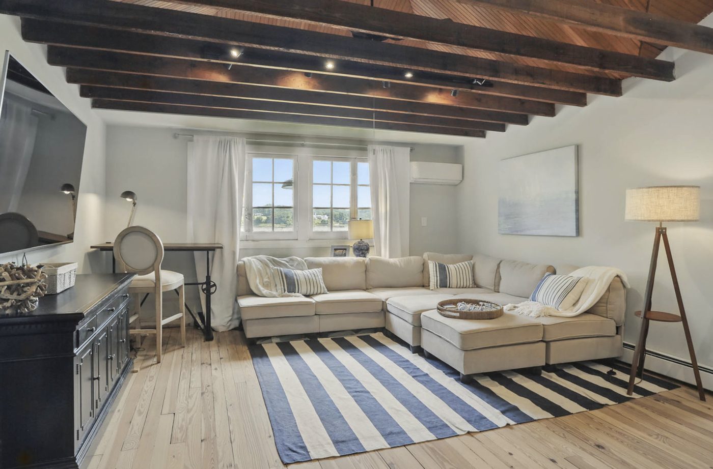 Staged recreation room
